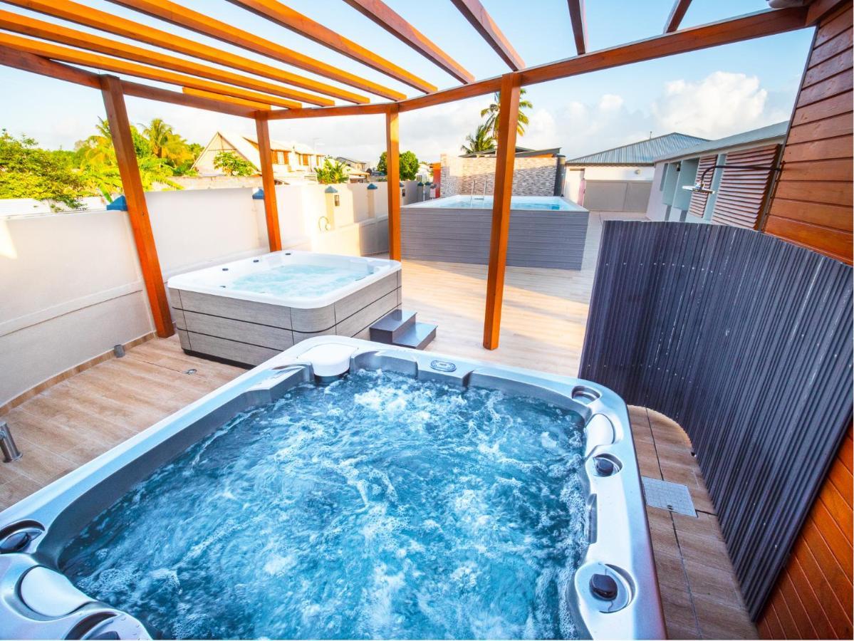 Evasion En Plein Coeur De La Ville Studio Jacuzzis Sauna Et Piscine Au Centre De Port-Louis Exteriér fotografie